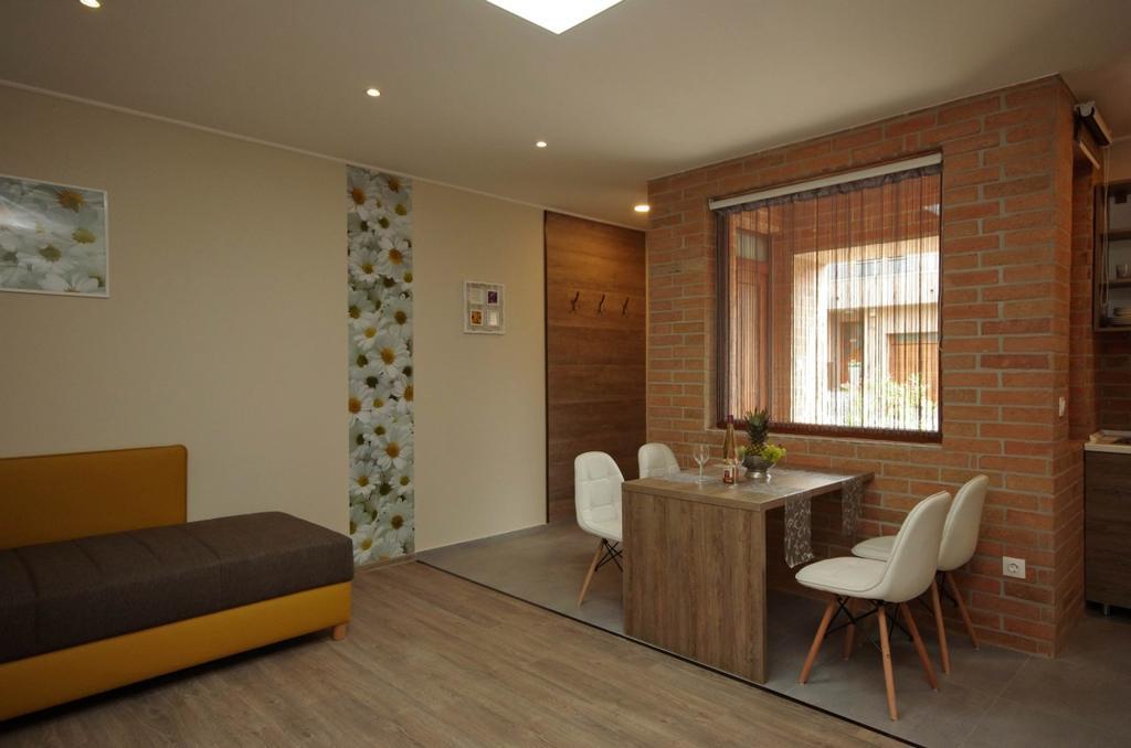 Mosoly Deluxe Apartman 久洛 外观 照片