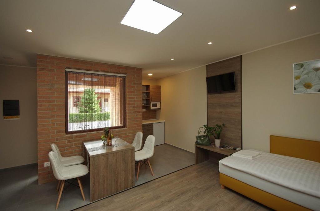 Mosoly Deluxe Apartman 久洛 外观 照片